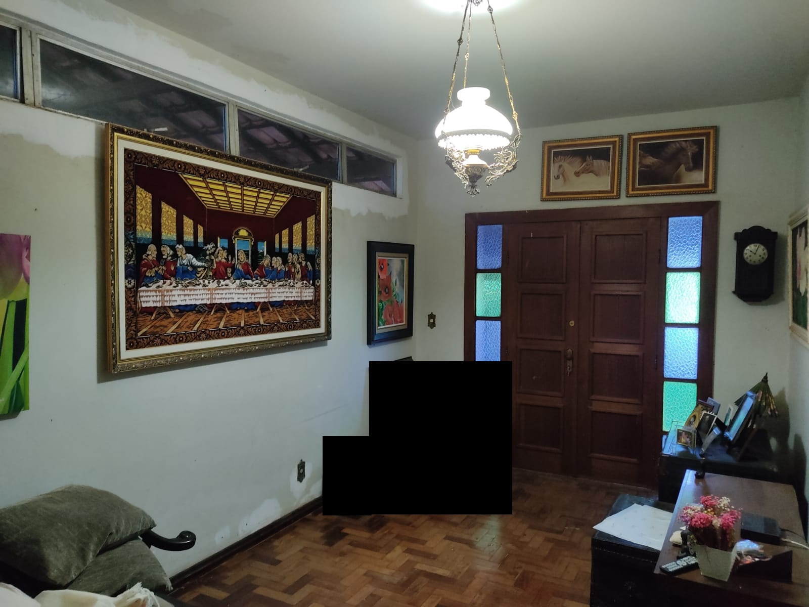 VENDO CASA COM PISCINA-BAIRRO AEROPORTO
